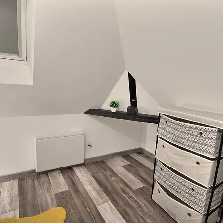 Ideal Pro/solo/couple*wifi*proche Commerces Apartment *